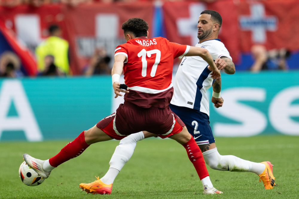 社会各界关 社会各界关