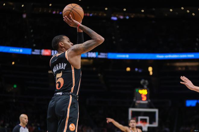 但他的表现 但他的表现