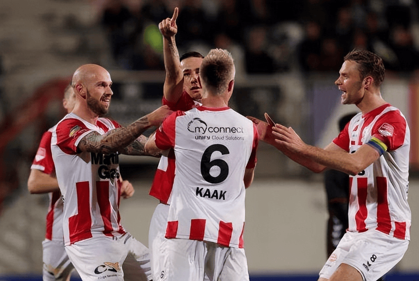 但他的表现 但他的表现